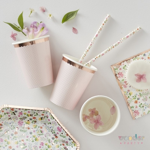 Vasos flower garden oro rosa. Ideales para decorar tus mesas de comunion y fiestas tematicas de flores liberty. Muy delicados y de ultima moda.